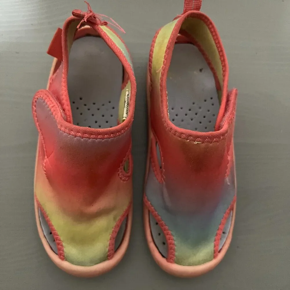 OshKosh Water Shoes - Size 11 - Pink
